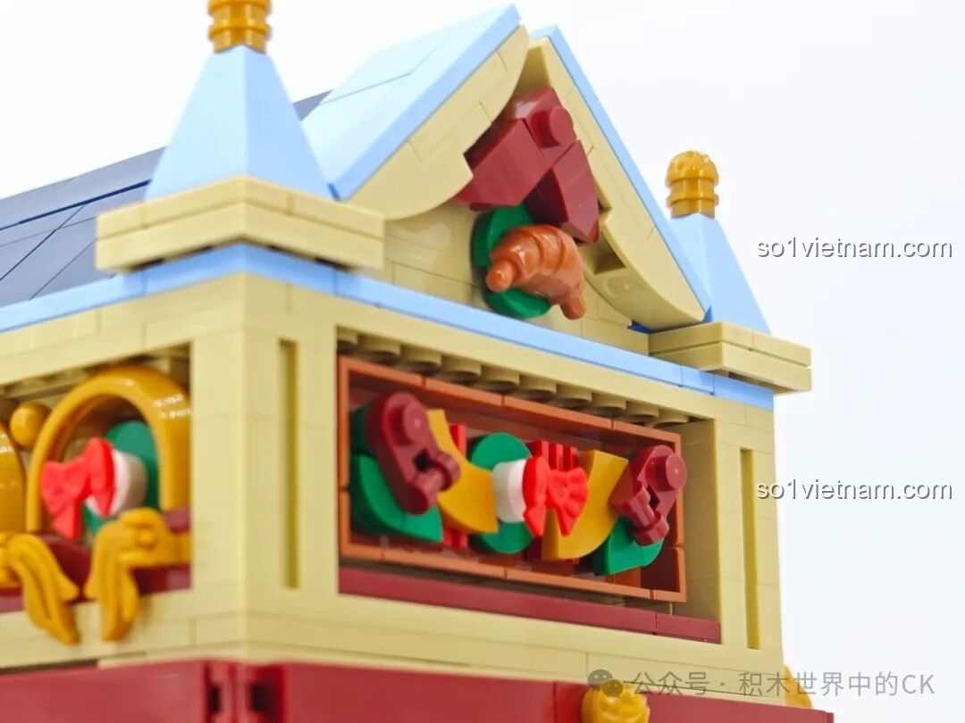 Cận cảnh phía sau của bộ BAKA 33230 Ngôi Nhà Đồ Chơi Gấu.