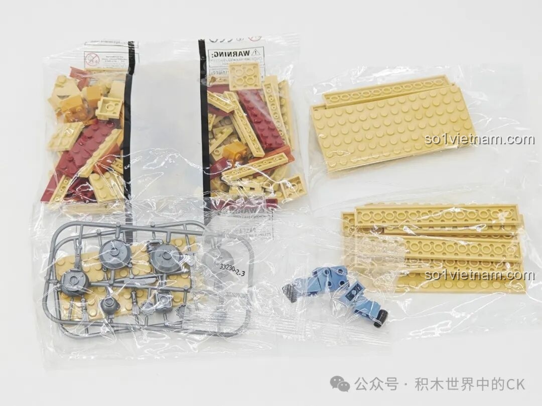 Cận cảnh các mảnh ghép chi tiết bên trong một túi lắp ráp của bộ BAKA 33230.