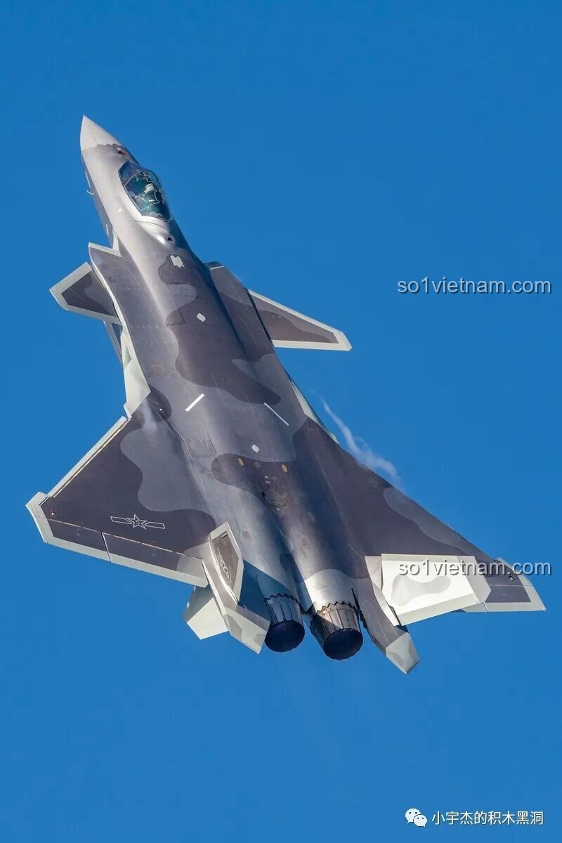 Bánh xe của càng đáp Sluban J-20 M38-B1187 Tiêm Kích Tàng Hình, chi tiết nhỏ nhưng quan trọng cho khả năng thu gọn.