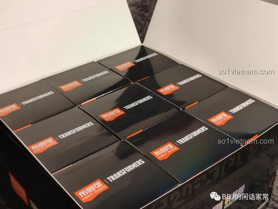 Bên trong hộp lớn của bộ BLOKEES 71100 là các hộp blind box nhỏ được xếp ngay ngắn, sẵn sàng cho trải nghiệm mở hộp đầy bất ngờ.