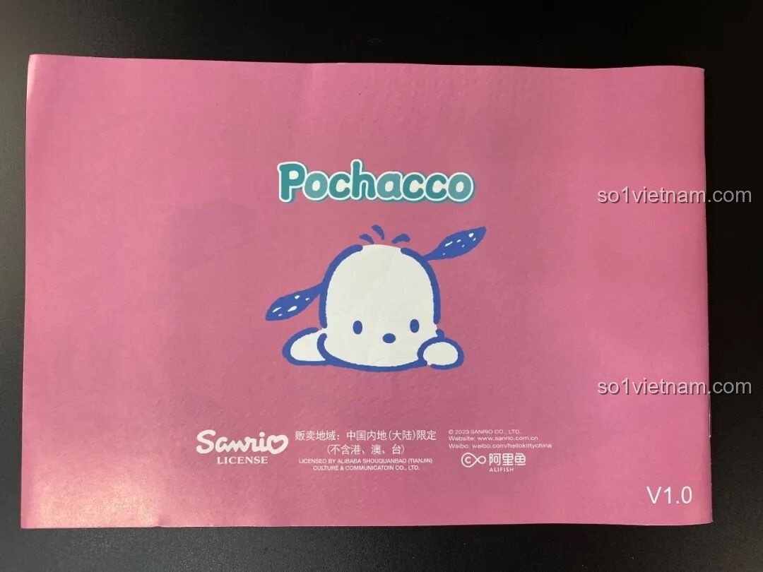 Bìa sau của sách hướng dẫn Keeppley Pochacco, có logo bản quyền của Sanrio và thông tin phiên bản.
