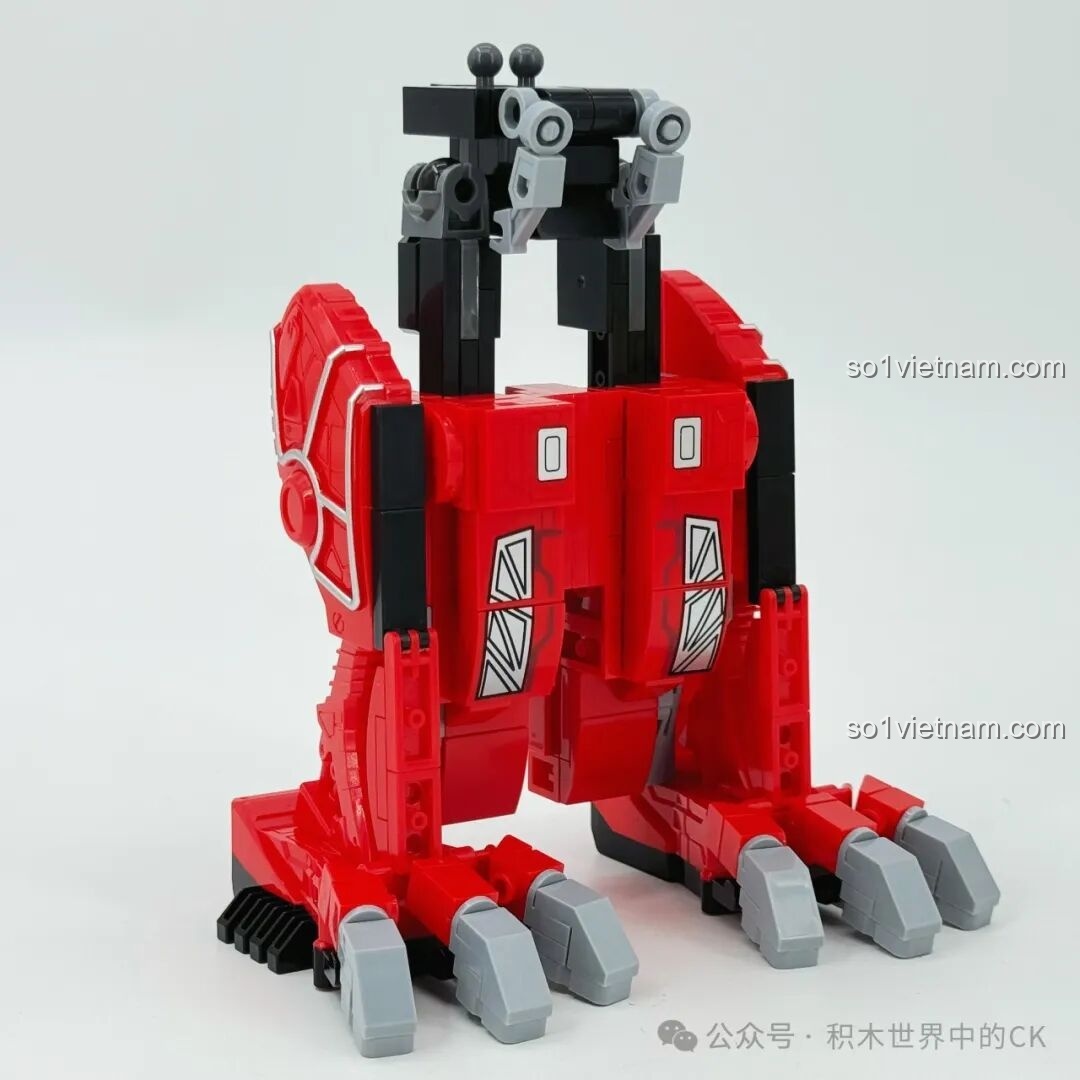 Mô hình robot Keeppley 82001 Bạo Giảo Long hoàn chỉnh, dáng đứng oai vệ, sẵn sàng cho mọi trận chiến, thể hiện khả năng biến hình.