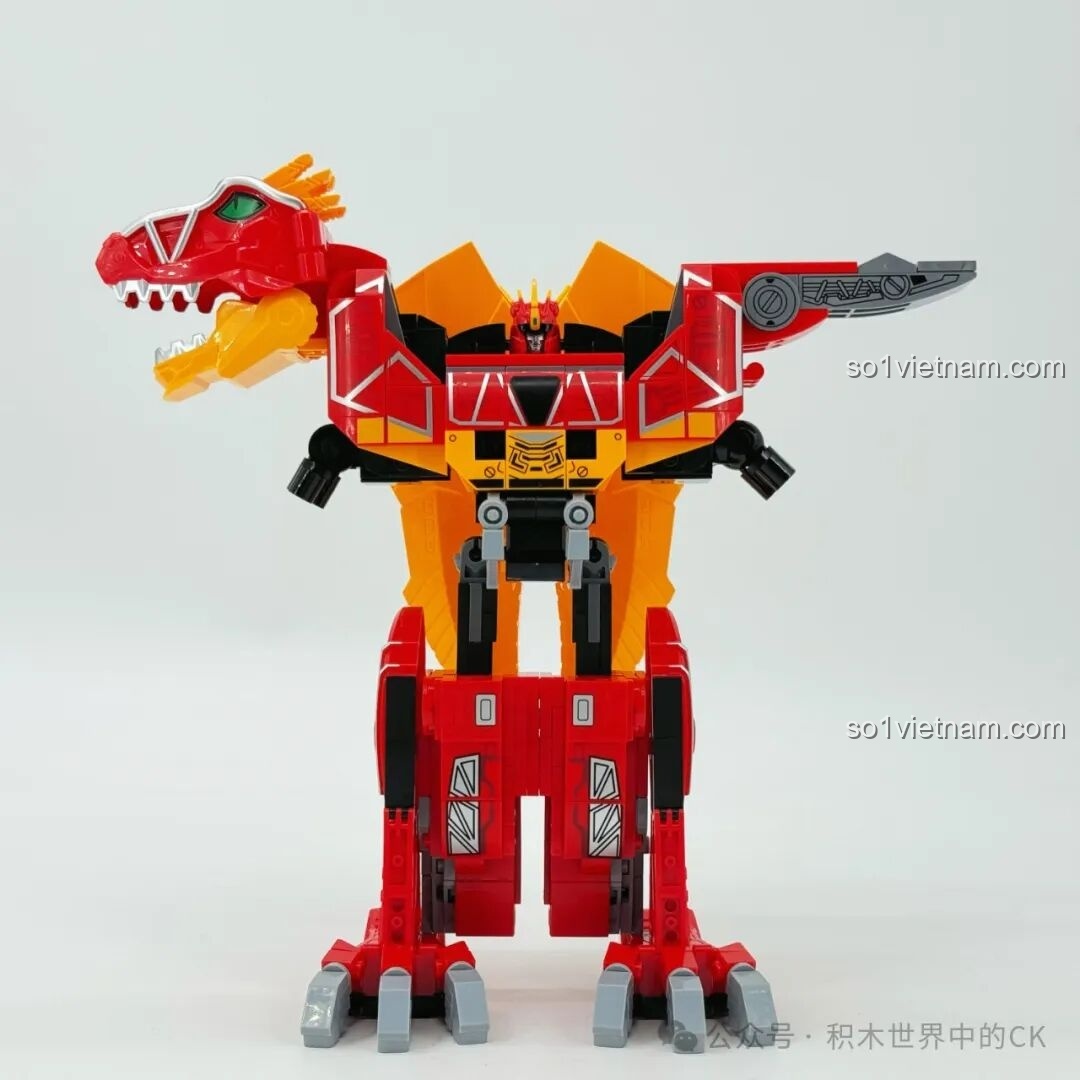 Keeppley 82002 Kiếm Trâm Long (Khủng long Gai Xanh Dương) đã biến hình thành một phần cánh tay của robot, thể hiện khả năng biến đổi linh hoạt của bộ lắp ghép robot khủng long.