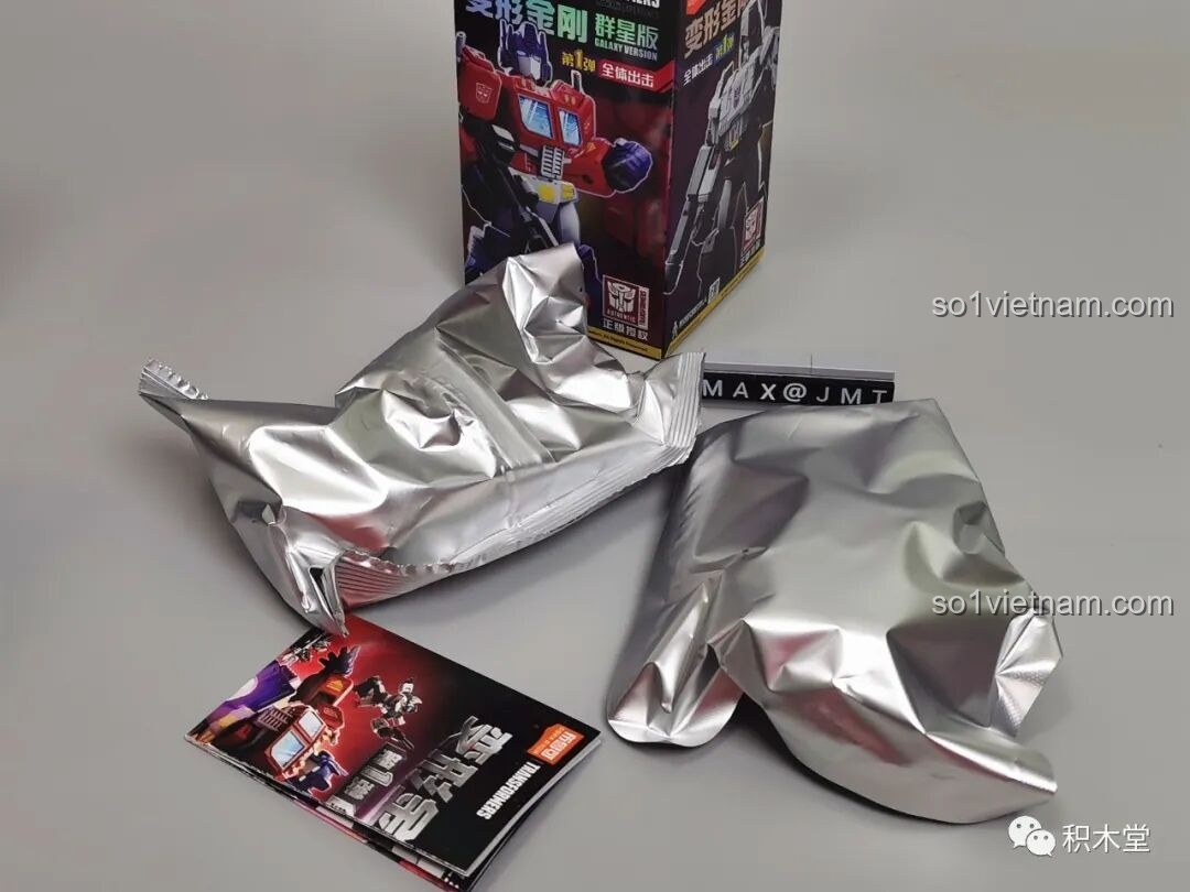 Các chi tiết của figure BLOKEES 71100 được đựng trong túi bạc kín, đảm bảo tính bí mật của blind box và chất lượng sản phẩm.