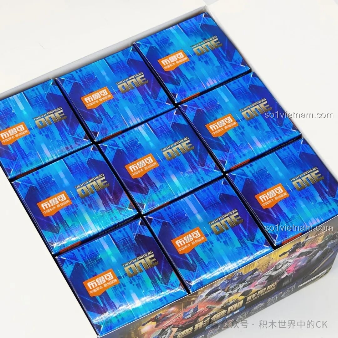 Bên trong hộp lớn là 9 hộp blind box nhỏ của bộ Blokees 71105, mỗi hộp chứa một nhân vật ngẫu nhiên.