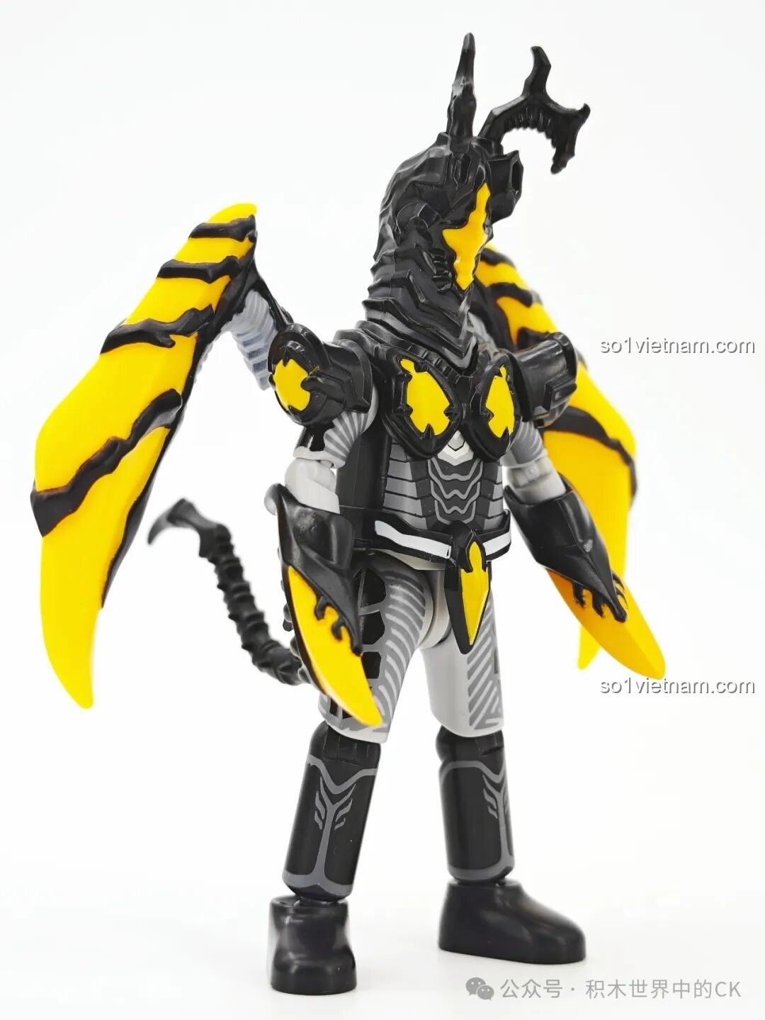 Tổng thể mô hình Super Zetton đã lắp ráp hoàn chỉnh, sẵn sàng đối đầu trong BLOKEES 73405.