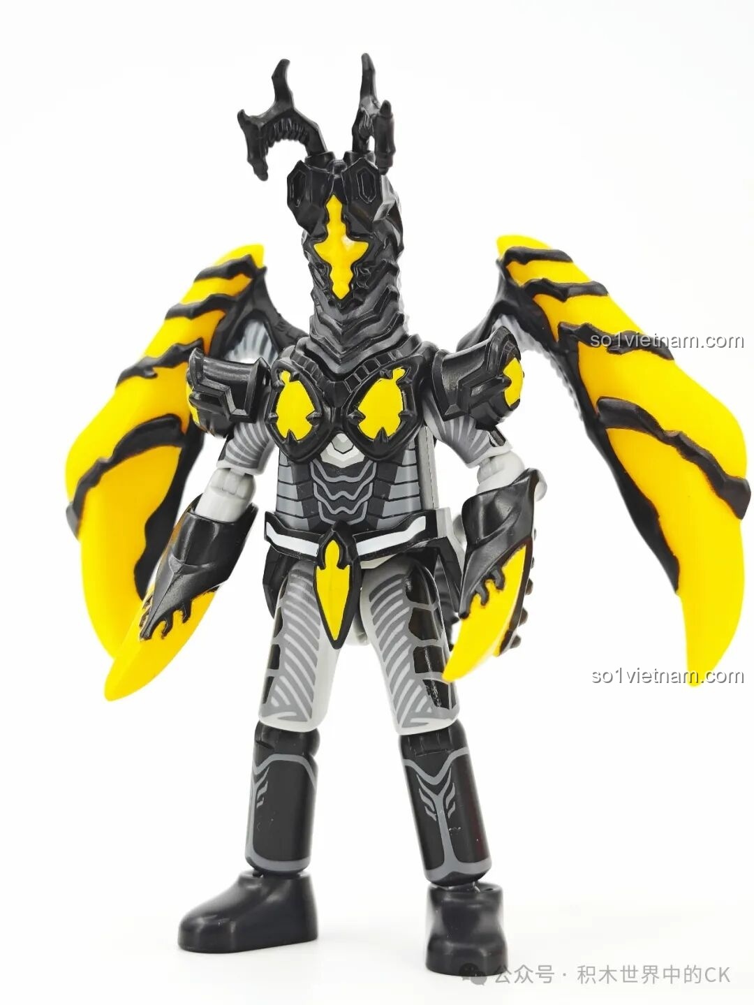 Mô hình Super Zetton đang lắp ráp, giáp côn trùng màu vàng, đen, xám của BLOKEES 73405.