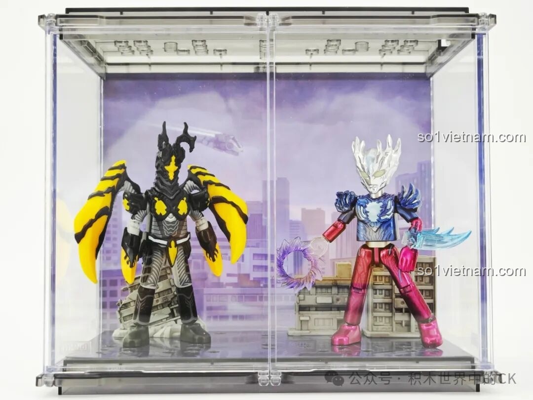 Hộp trưng bày hoàn chỉnh với Ultraman Saga và Super Zetton đang đối đầu, BLOKEES 73405.