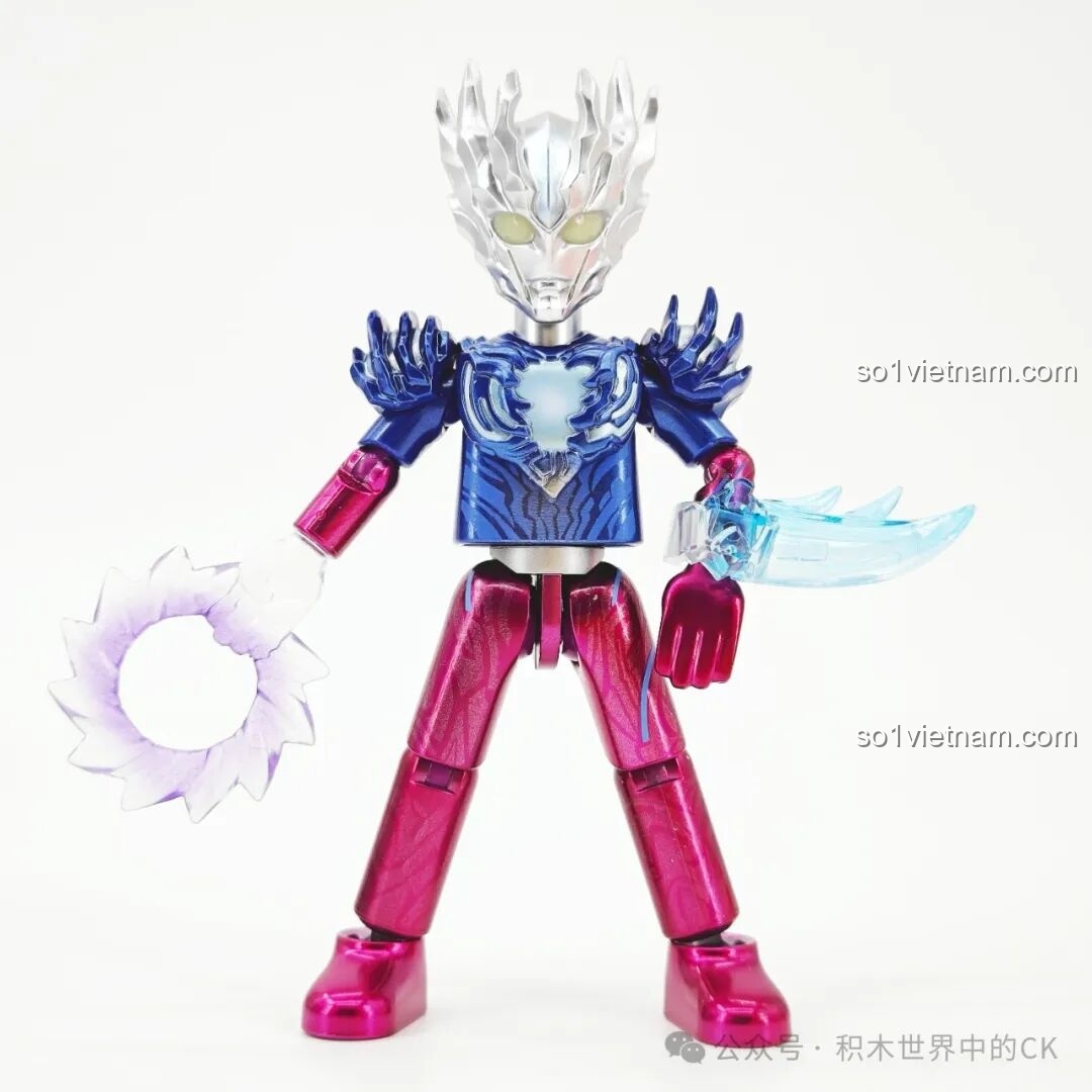 Ultraman Saga cầm Kiếm ánh sáng và Vòng hào quang, phụ kiện đi kèm bộ BLOKEES 73405.