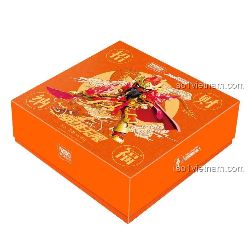 Vỏ hộp sang trọng của bộ lắp ráp Blokees 85047 Võ Thần Tài. Thiết kế hộp quà tặng đẹp mắt, phù hợp làm quà sinh nhật hoặc quà thưởng cho con trai.