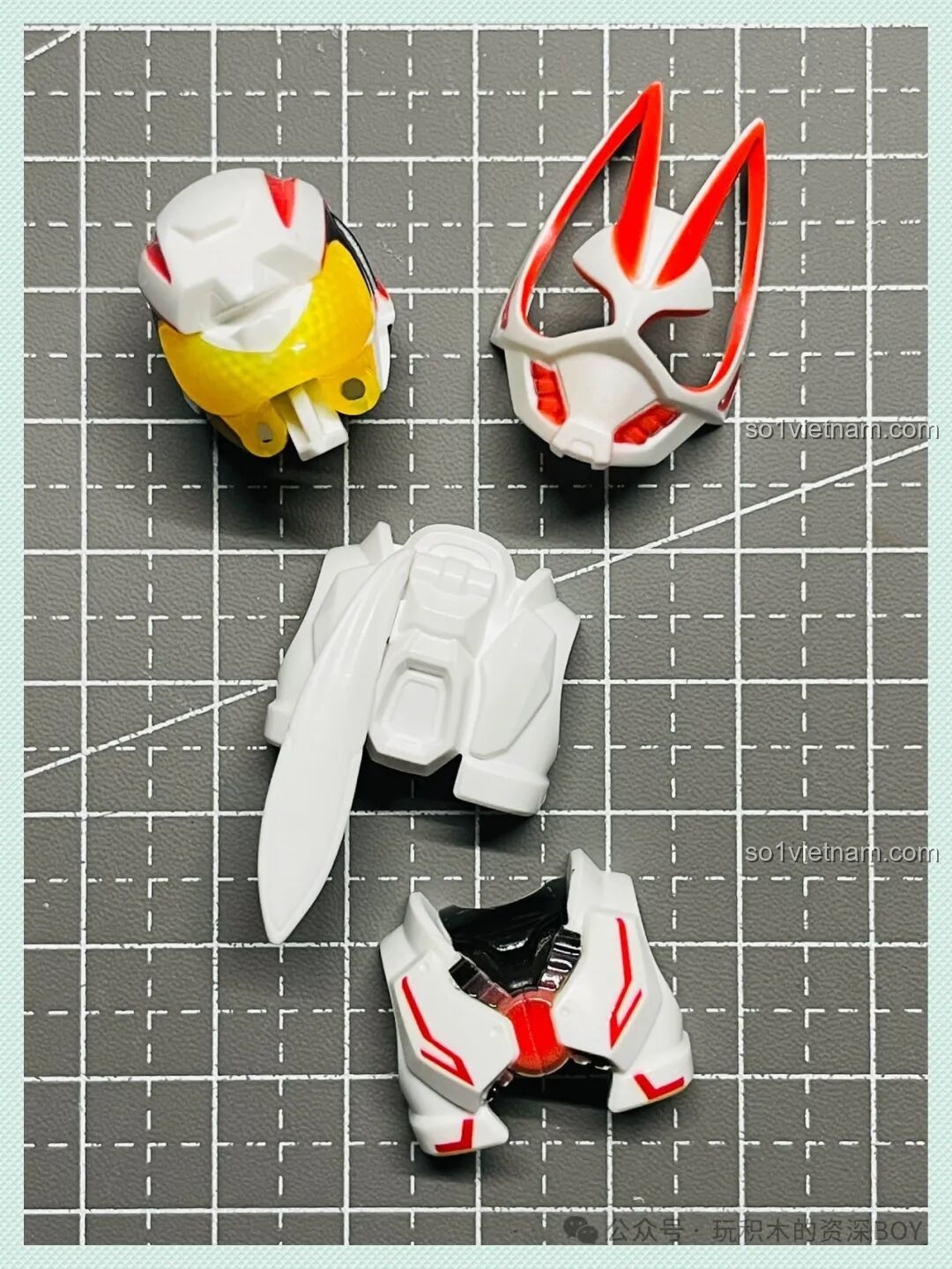 Chi tiết các mảnh ghép đầu và giáp ngực của Kamen Rider Geats MagnumBoost Form BLOKEES 74201, thể hiện độ sắc nét của từng chi tiết.