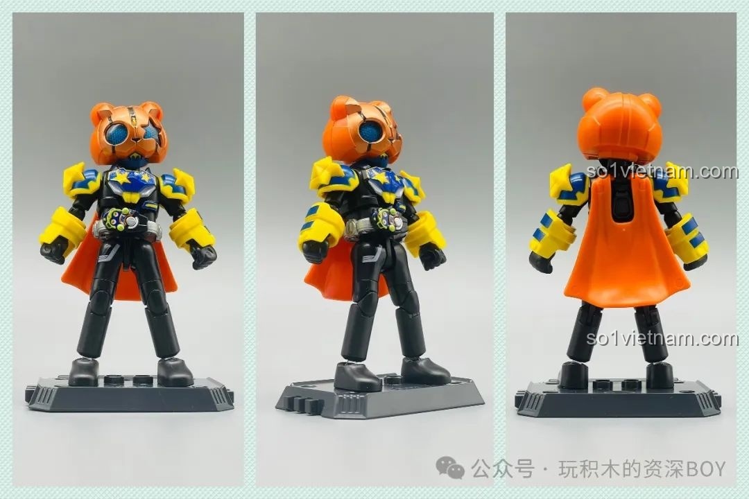 Mô hình Kamen Rider Na-Go Pumpkin Jack Form BLOKEES 74201 đã hoàn thiện, đứng trên đế trưng bày với áo choàng.
