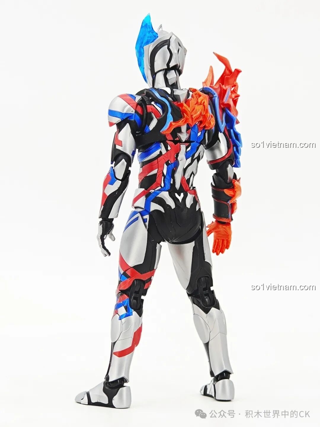 Mô hình Ultraman Blazar Giáp Pháp Đức BLOKEES hoàn chỉnh