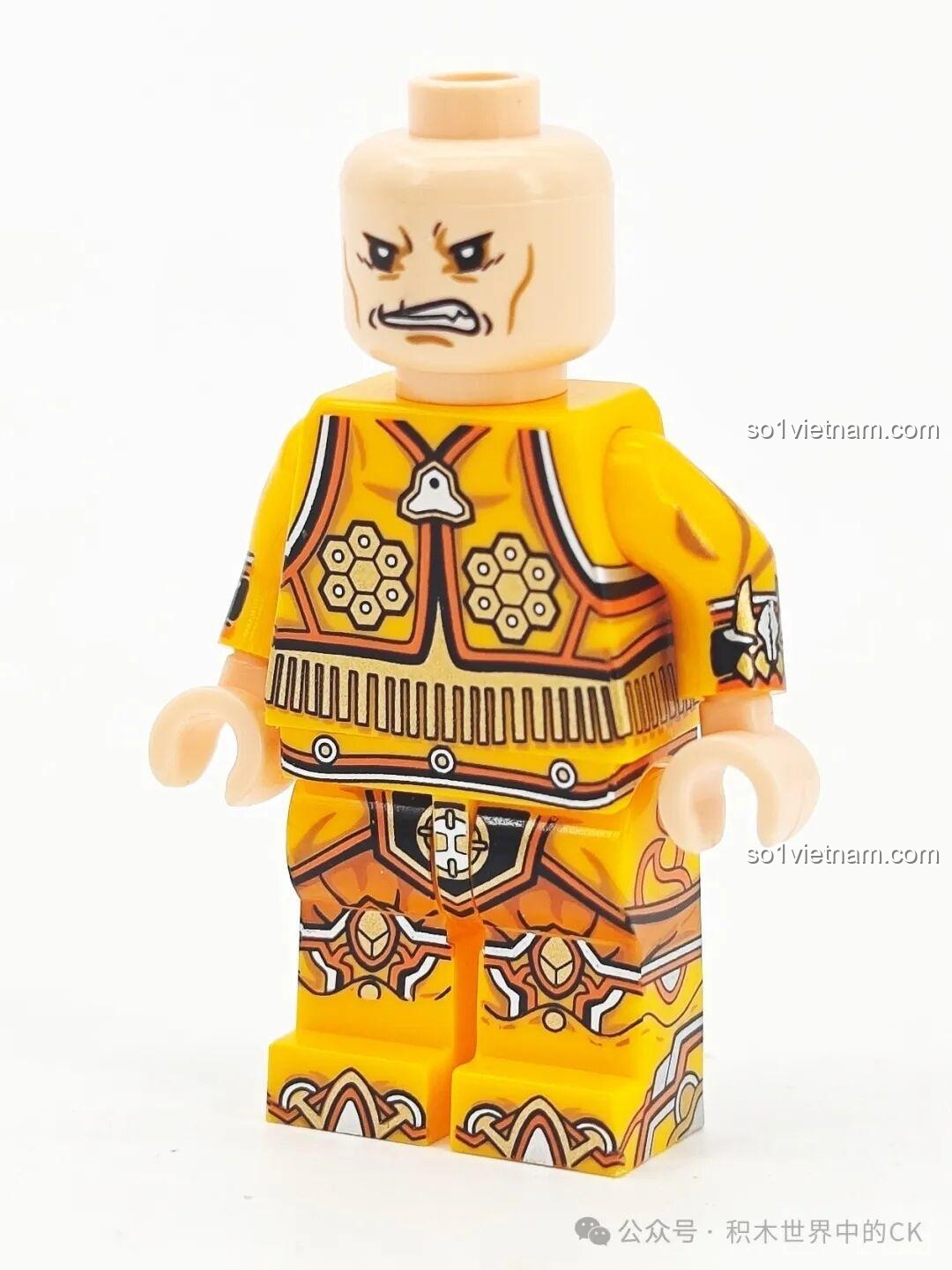 Cận cảnh nhân vật Kim Giác Đại Vương trong bộ đồ chơi lắp ráp