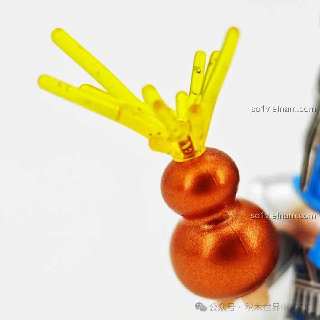 Mặt sau nhân vật Long Vương Aoguang trong bộ đồ chơi lắp ráp