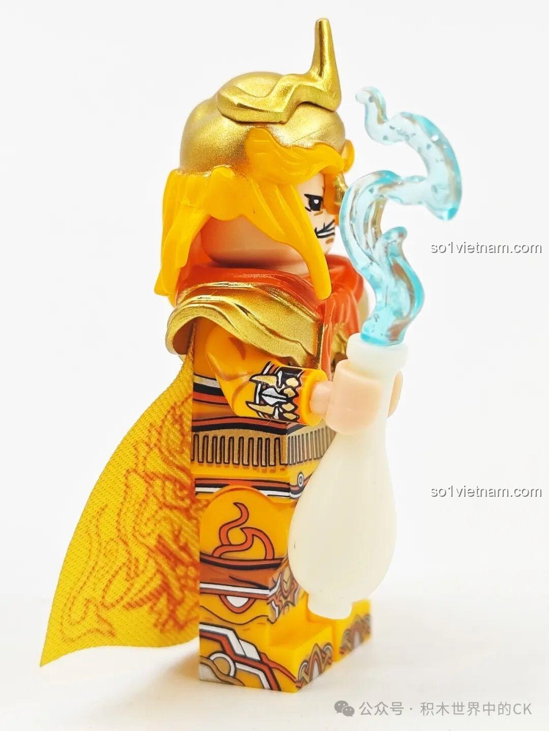 Cận cảnh nhân vật Ngân Giác Đại Vương trong bộ đồ chơi lắp ráp