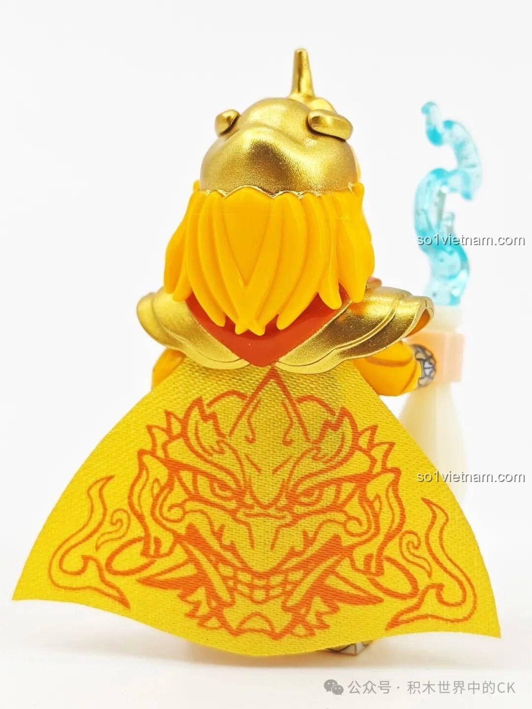 Mặt sau nhân vật Ngân Giác Đại Vương trong bộ đồ chơi lắp ráp