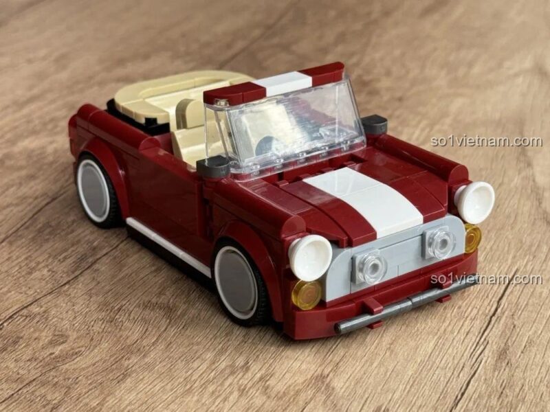 Mô hình BMW MINI Cooper mui trần hoàn thiện từ bộ lắp ghép JD077, nhìn từ cạnh bên và trên cao