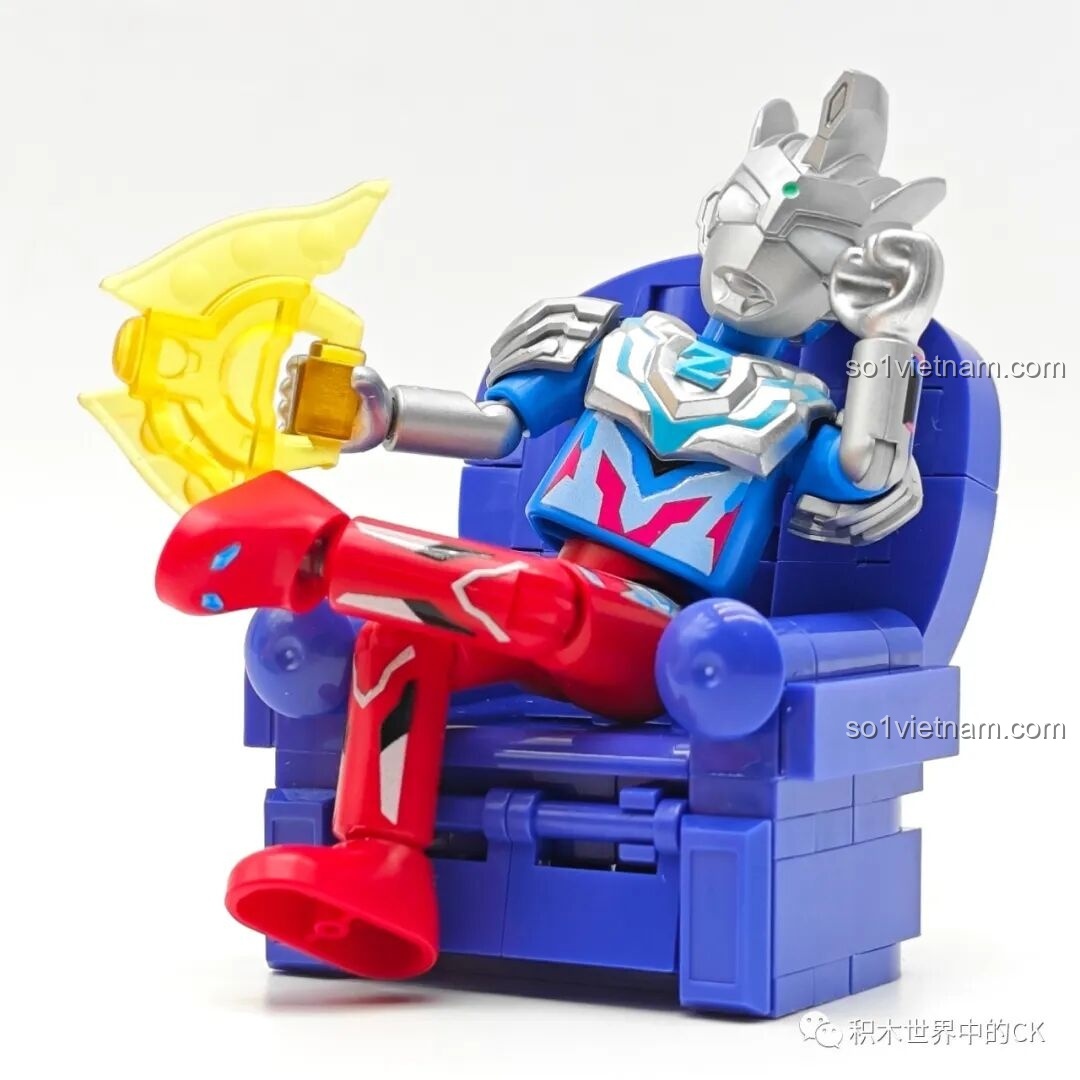 Các nhân vật khác đứng cạnh mô hình giường ngủ Garfield