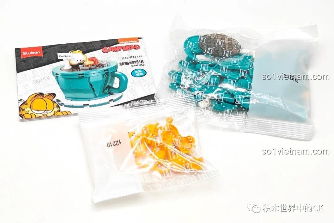 Mở hộp mẫu cốc cà phê Garfield Sluban