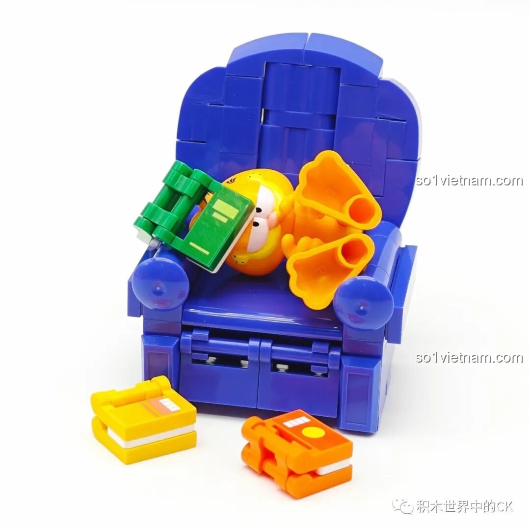 Mô hình Garfield trong bồn tắm Sluban