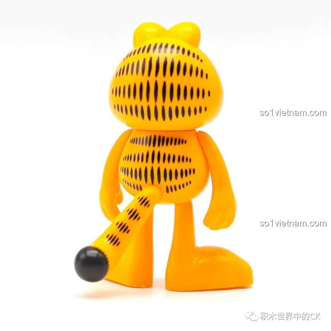 Mô hình Garfield trong bồn tắm Sluban