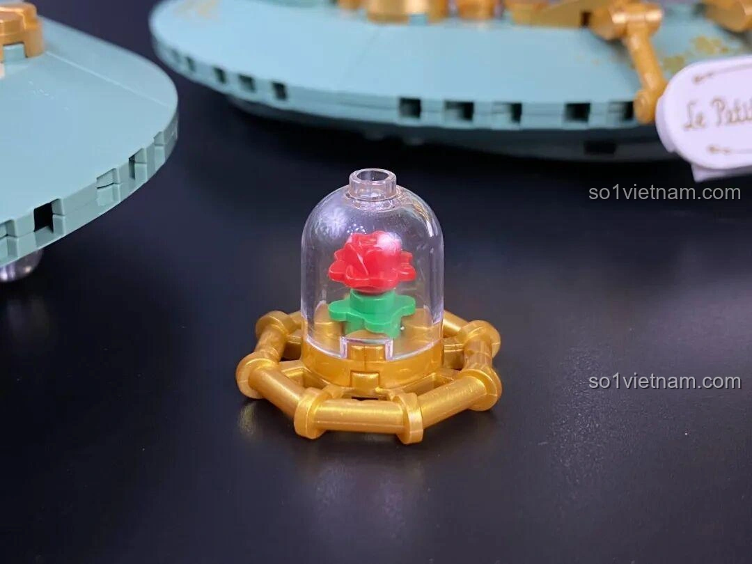 Góc nghiêng hộp bộ lắp ghép Hoàng tử bé Pantasy Vali 86311, thiết kế bầu trời đêm đầy sao.