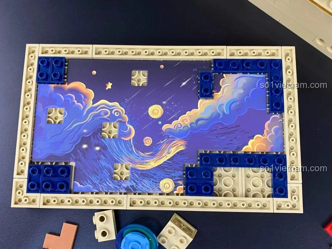 Chi tiết phần bản lề của bộ Vali 86311, cho phép mở và đóng dễ dàng.