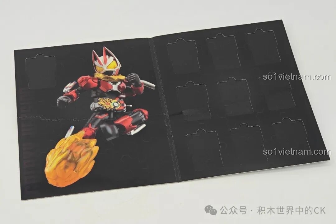 Mô hình Kamen Rider Sao Sáng hoàn chỉnh được trưng bày ấn tượng.