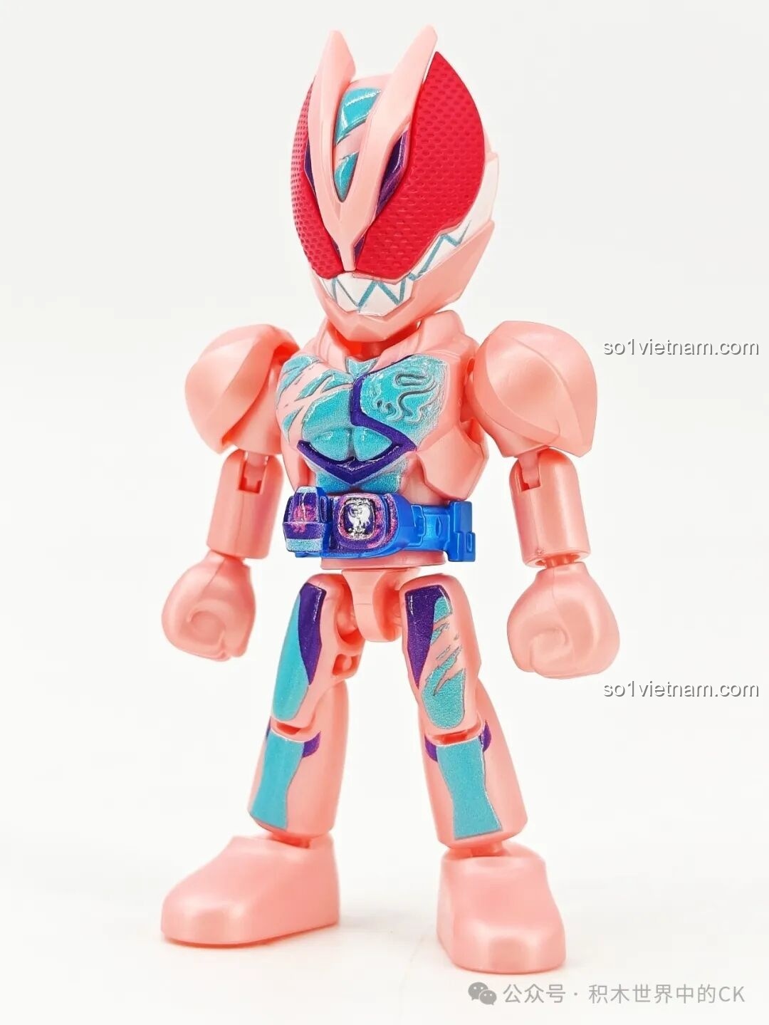 Mô hình Kamen Rider Geats tạo dáng