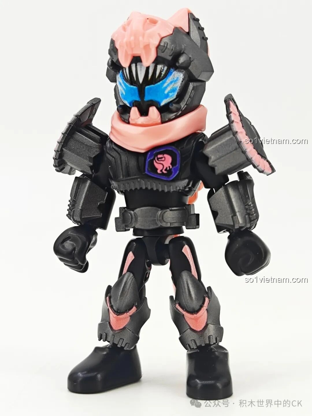 Mô hình Kamen Rider Shin 1 tạo dáng