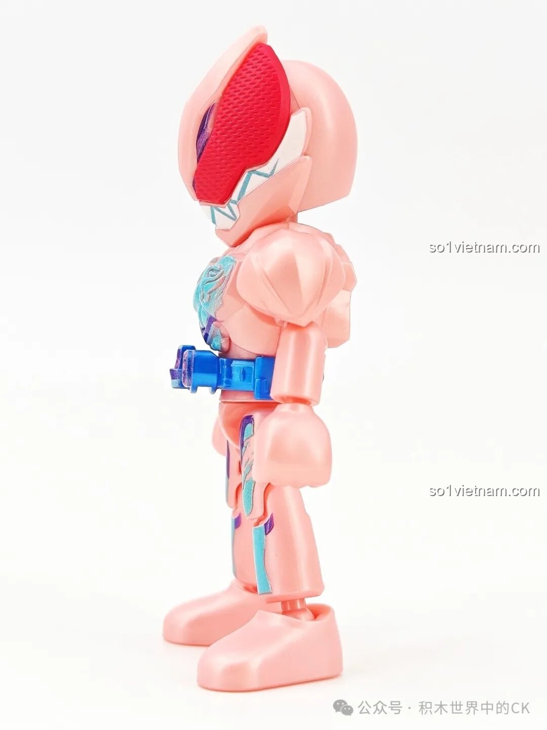 Mô hình Kamen Rider Vice tạo dáng