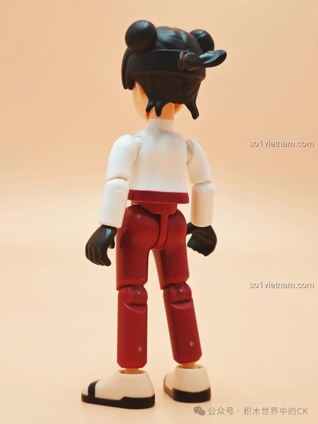 Might Guy giơ ngón cái với biểu cảm hài hước