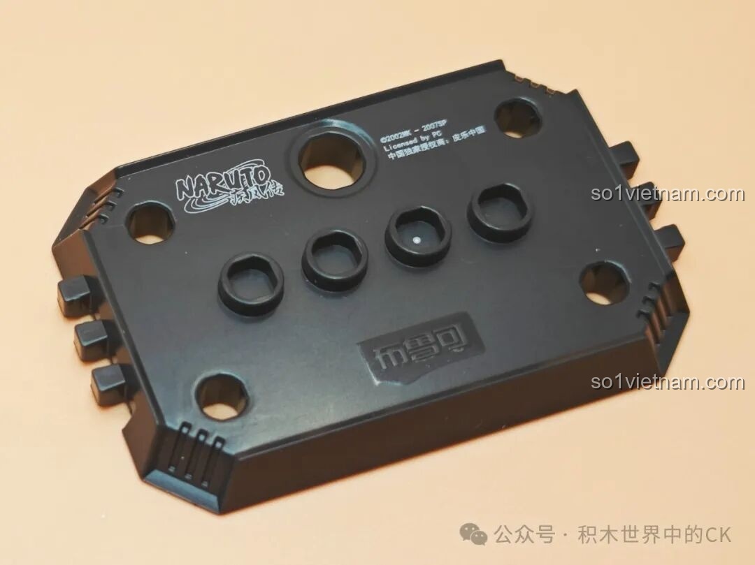 Lắp ráp phần chân và đế cho Kakashi