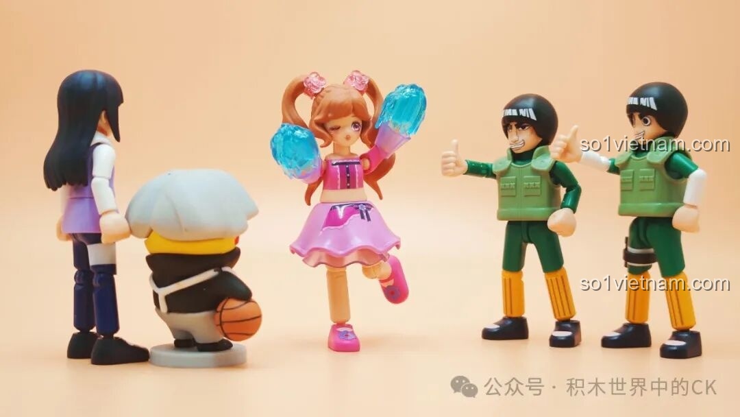 Nhân vật Neji đứng cạnh Iron Man