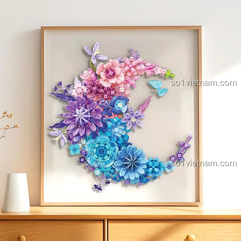 Bộ lắp ghép Trăng Hoa JIESTAR JJ9163 được hoàn thiện và lồng vào khung tranh, tạo thành một tác phẩm nghệ thuật treo tường.