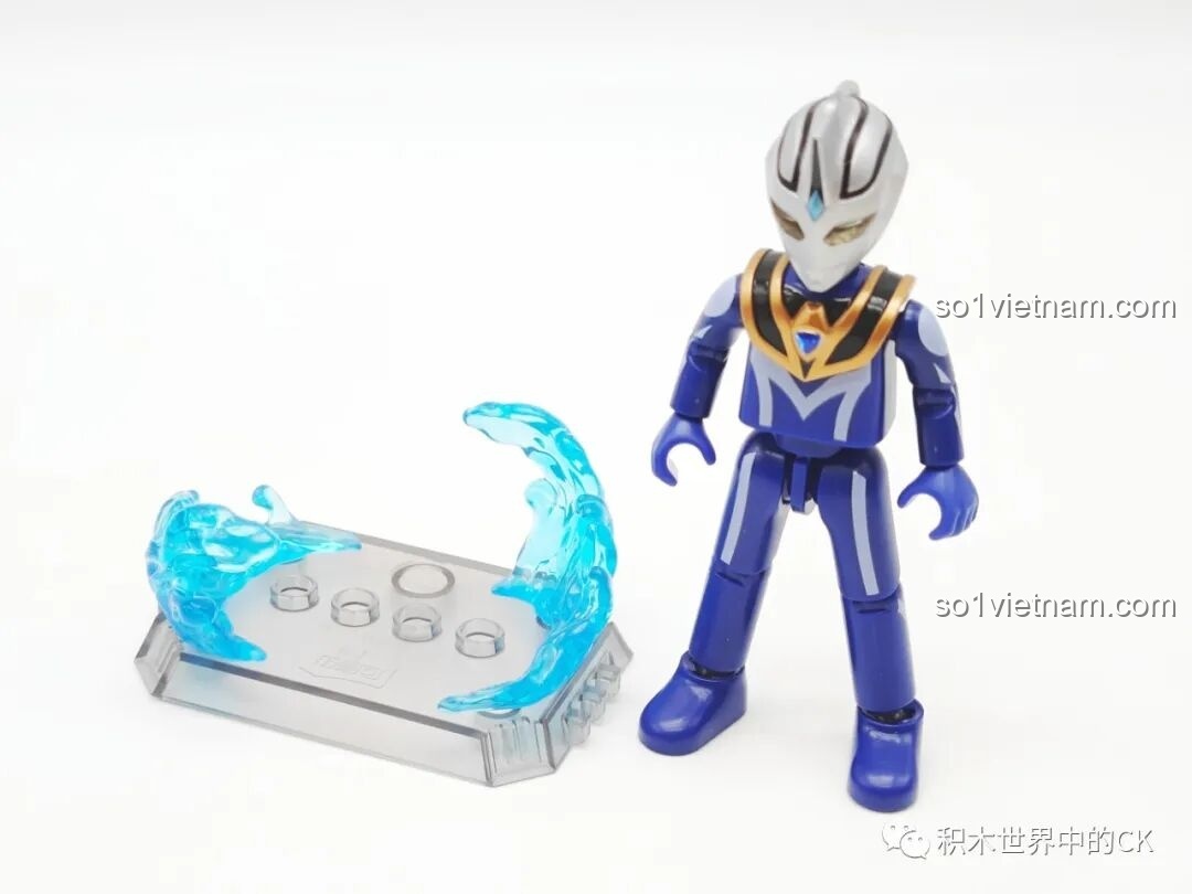 Hiệu ứng ánh sáng vàng của mô hình Ultraman Cosmos Moon Mode