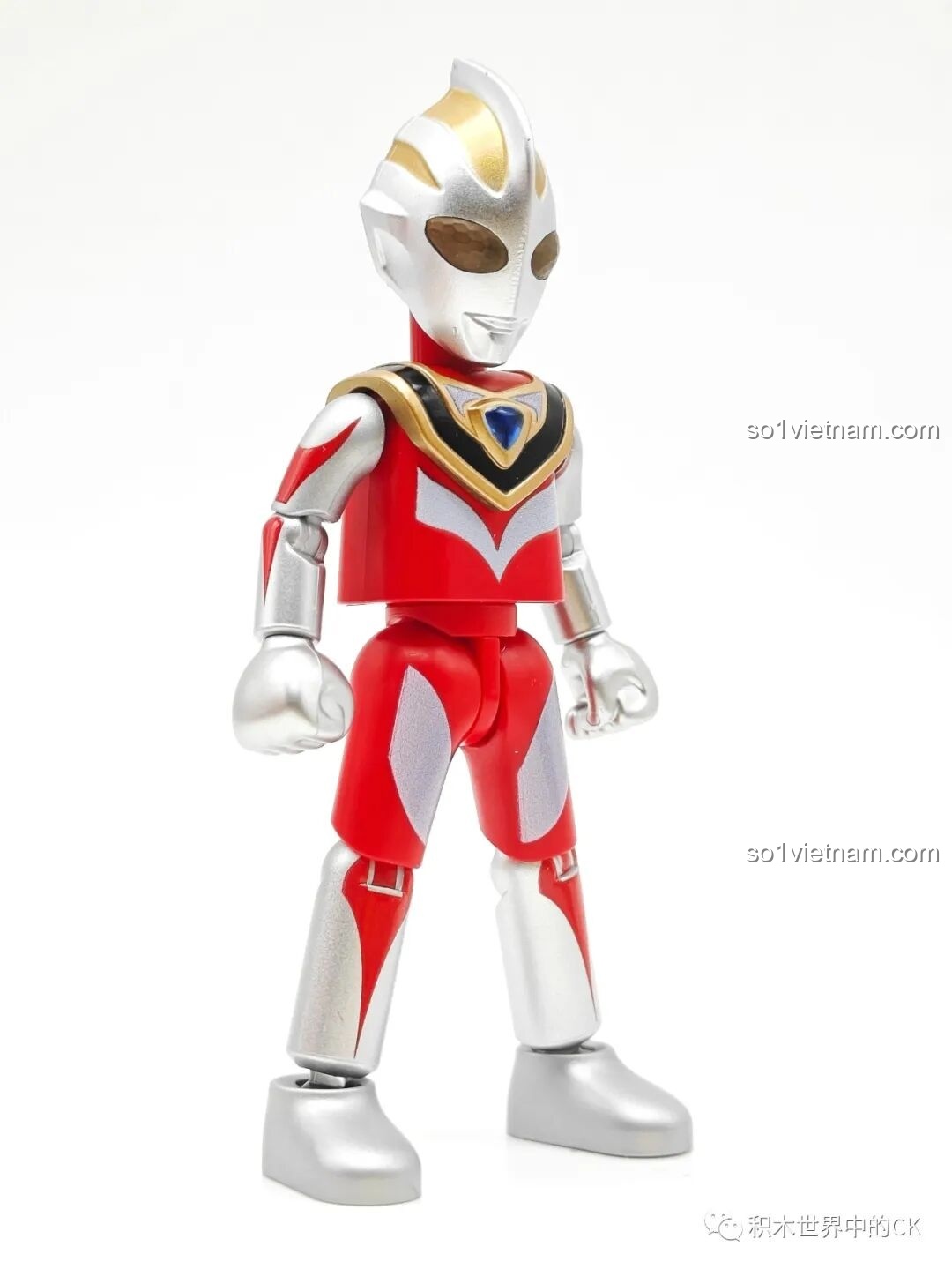 Chi tiết hiệu ứng ánh sáng của mô hình Ultraman Gaia V2