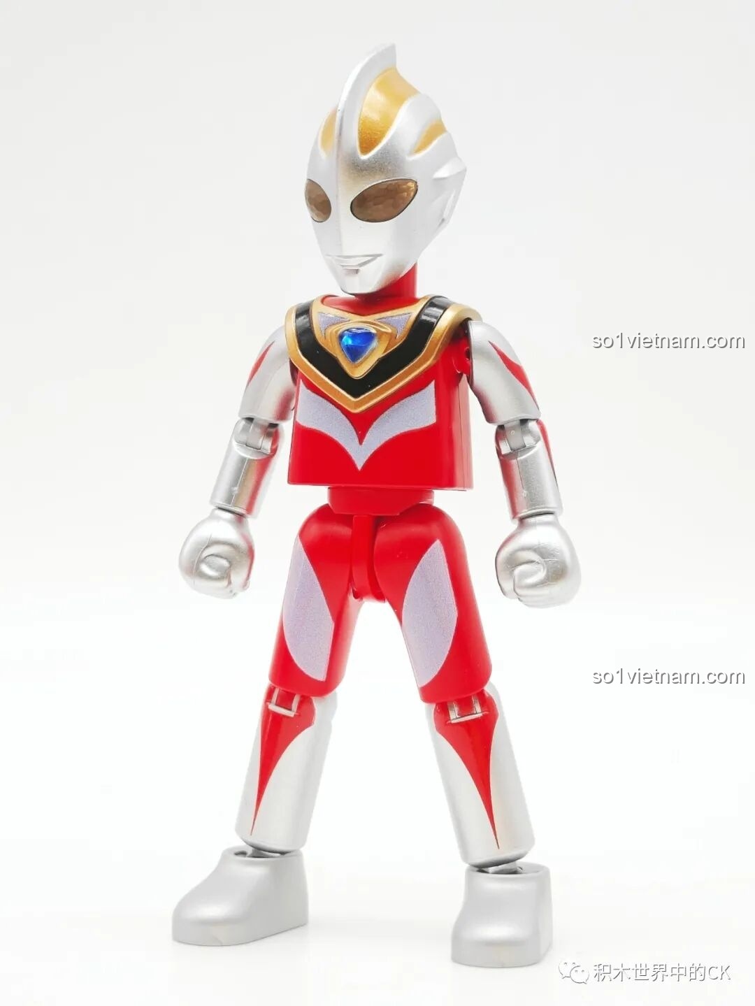 Mô hình Ultraman Gaia V2 sau khi lắp ráp