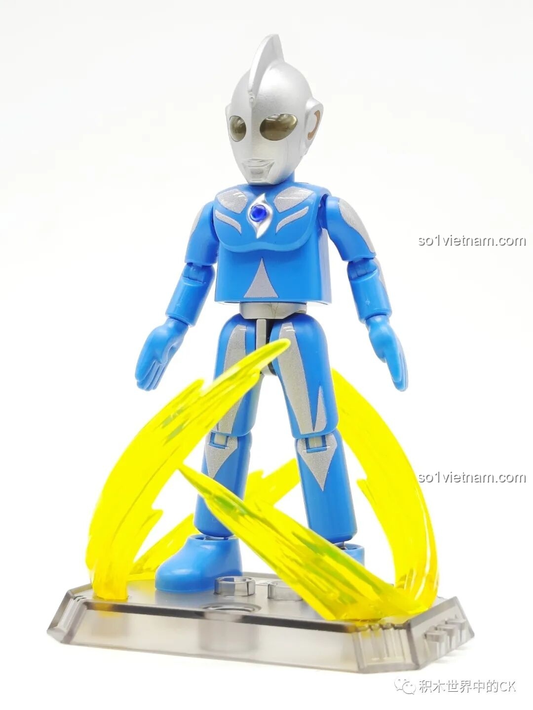 Hiệu ứng ánh sáng xanh của mô hình Ultraman Orb Origin