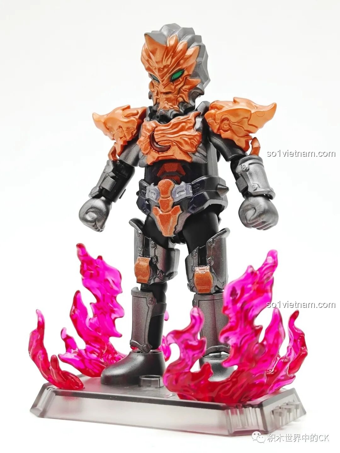 Mặt sau của tất cả các mô hình Ultraman