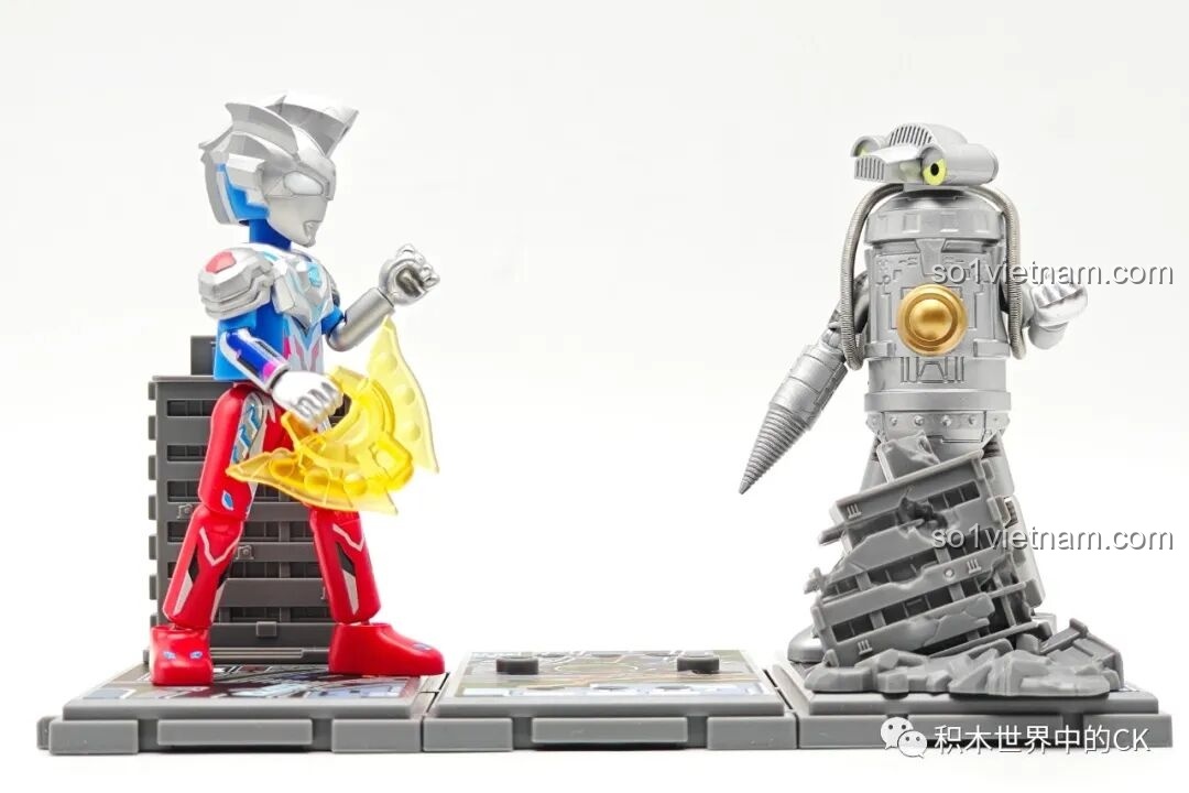 Hai Space Sevenger đối đầu nhau