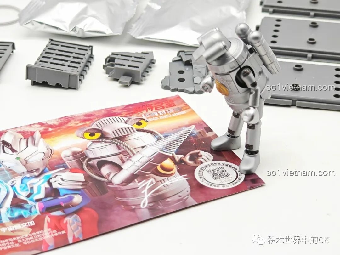 Lắp ráp tay và chân cho Ultraman Z Alpha Armor