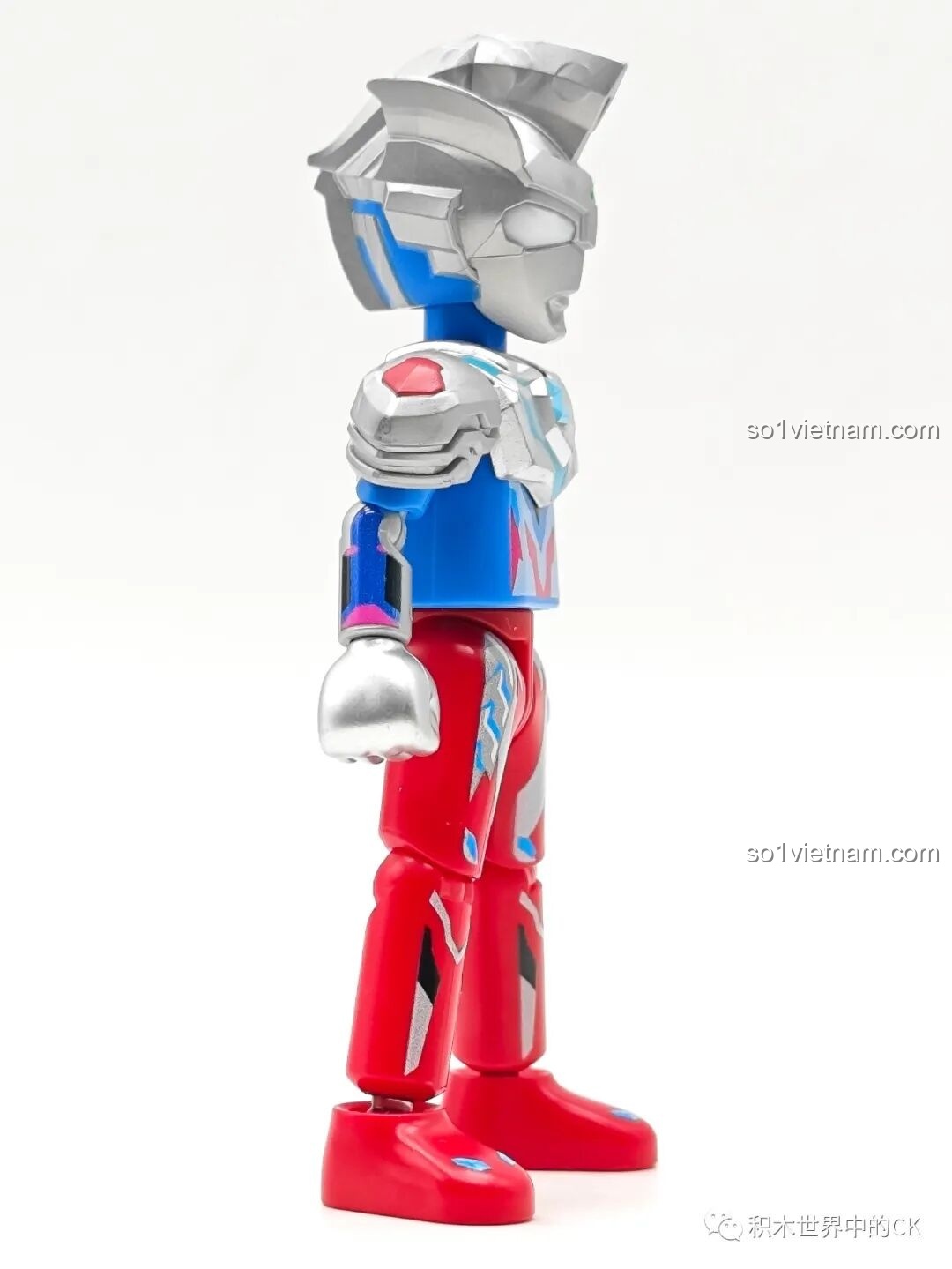 Mặt sau của Space Sevenger đã lắp ráp xong