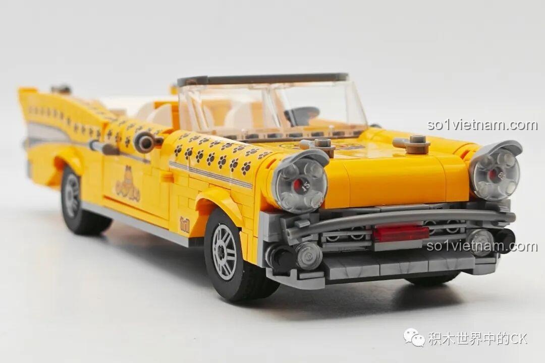 Bộ lắp ghép Xe Mui Trần Của Mèo Garfield cho bé trai 6+, góc nhìn từ phía trước, rất hầm hố và ấn tượng.