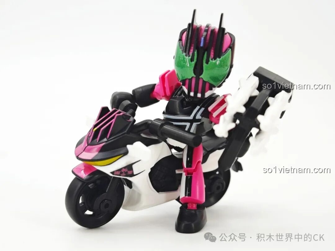 Mô hình Gokaiger Red cầm kiếm từ bộ lắp ráp Anh Hùng Tổng Động Viên