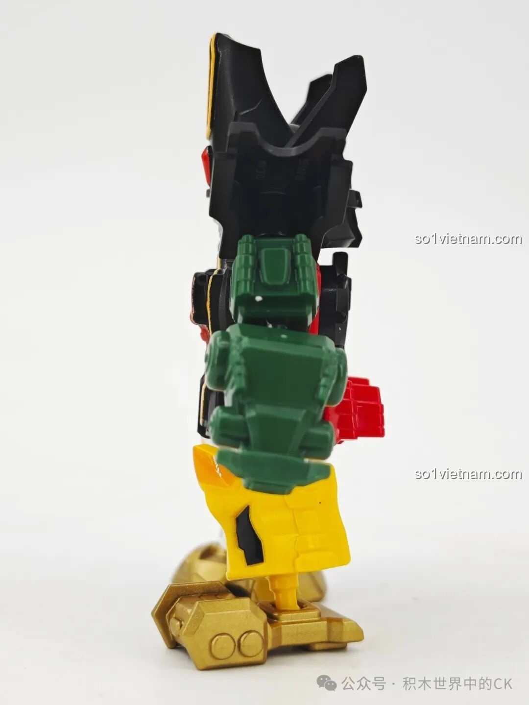 Mô hình Kamen Rider Decade Full Armor tấn công từ bộ lắp ráp Anh Hùng Tổng Động Viên