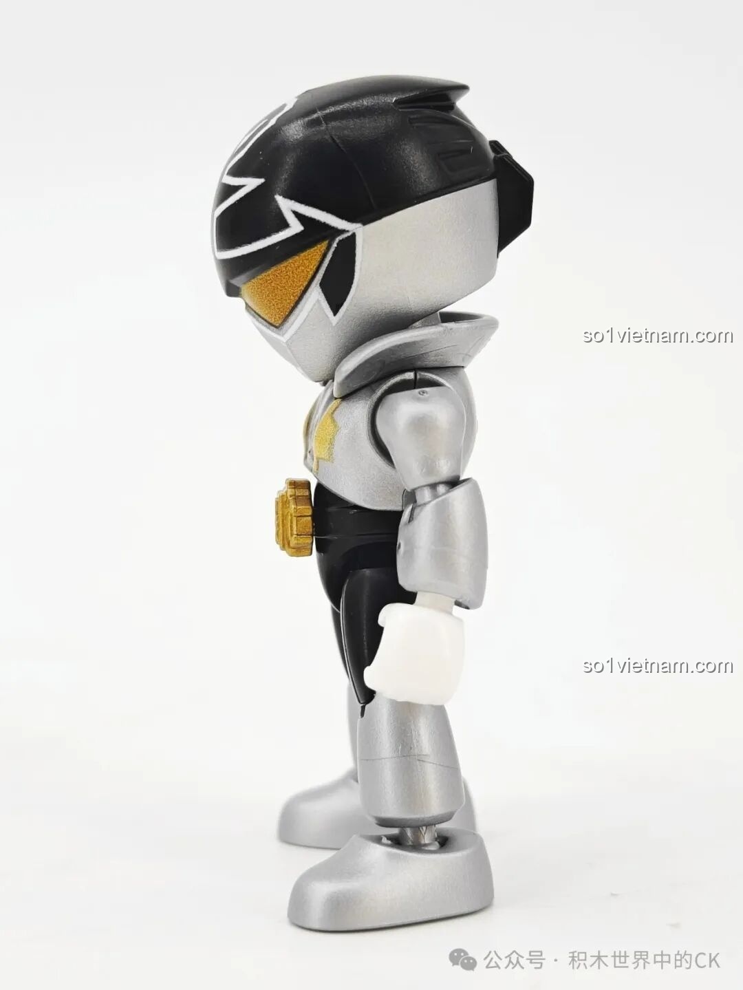 Mô hình Kamen Rider W cầm khiên từ bộ lắp ráp Anh Hùng Tổng Động Viên