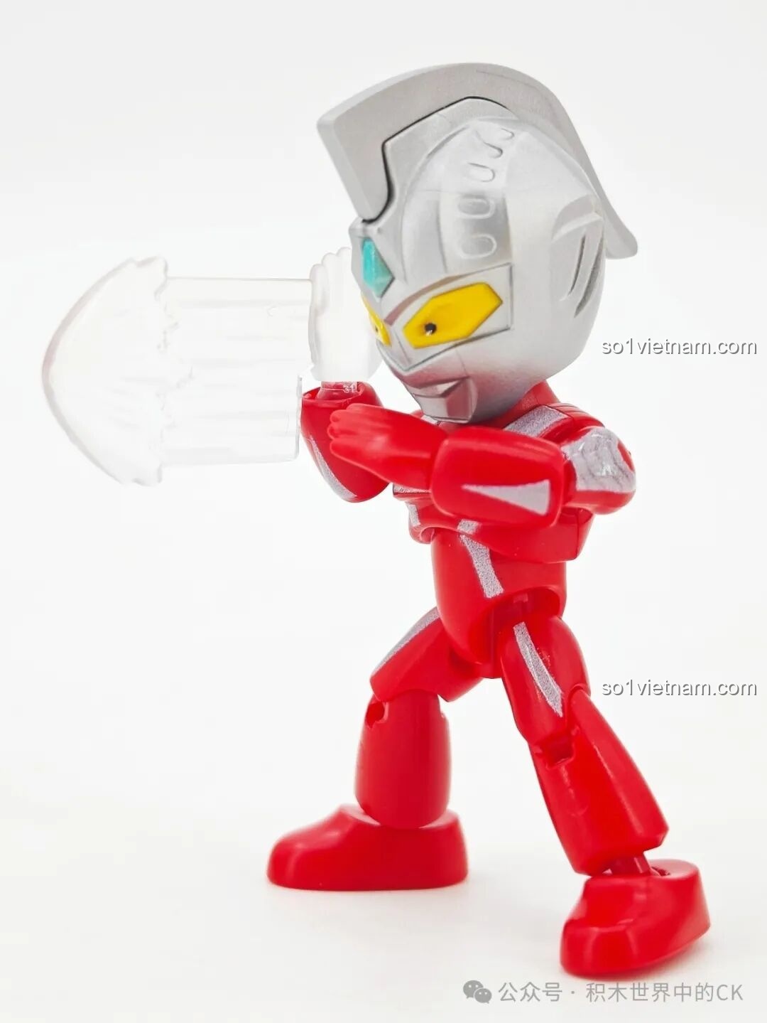 Mô hình Ultraman Seven đã lắp ráp từ bộ Anh Hùng Tổng Động Viên