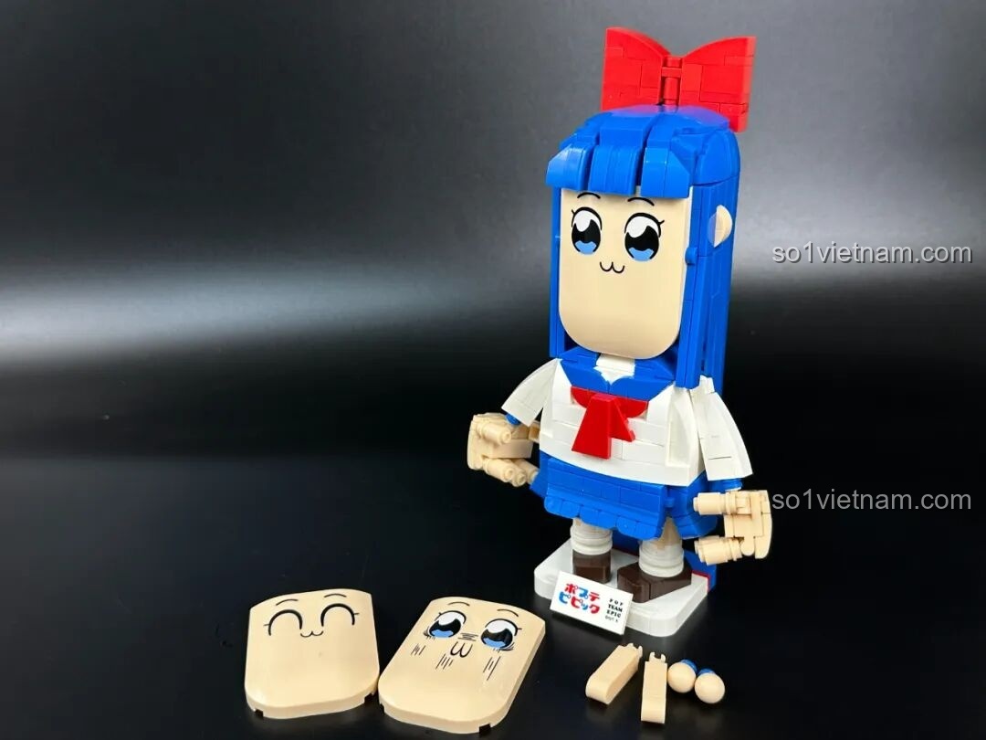 Cảnh tàu cao tốc được lắp ráp từ bộ đồ chơi Pop Team Epic